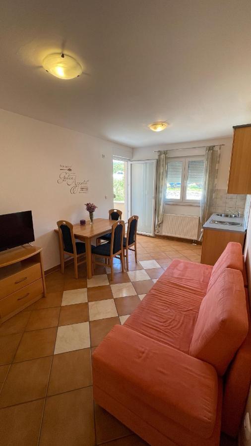 Apartment Anica *